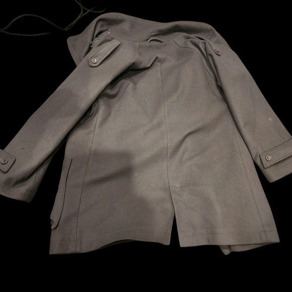 BILLTORNADE Chic Grey Coat - Picture 3 of 13